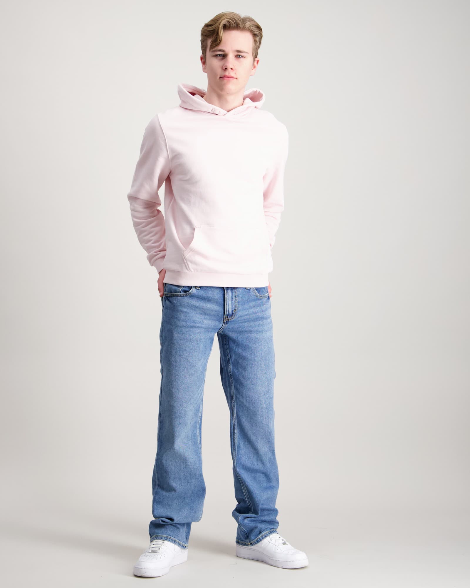Jongenskleding sale: stijlvolle outfits voor een scherpe prijs post thumbnail image